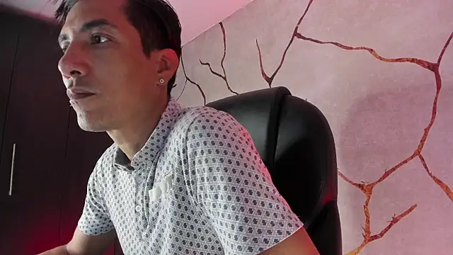 Snapshot of EdwardVlad chatting on December 6, 2024, 7:12 pm EdwardVlad online show from December 6, 2024, 7:12 pm