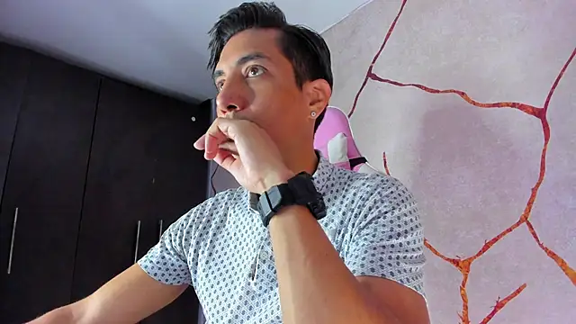 Snapshot of EdwardVlad chatting on December 10, 2024, 7:22 pm EdwardVlad online show from December 10, 2024, 7:22 pm