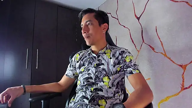 Snapshot of EdwardVlad chatting on December 18, 2024, 7:19 pm EdwardVlad online show from December 18, 2024, 7:19 pm