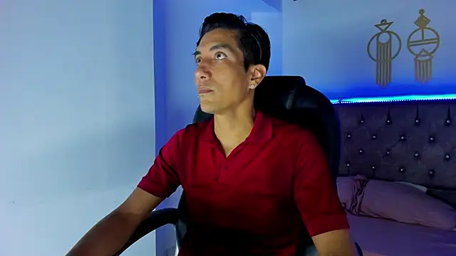 Snapshot of EdwardVlad chatting on December 20, 2024, 7:28 pm EdwardVlad online show from December 20, 2024, 7:28 pm