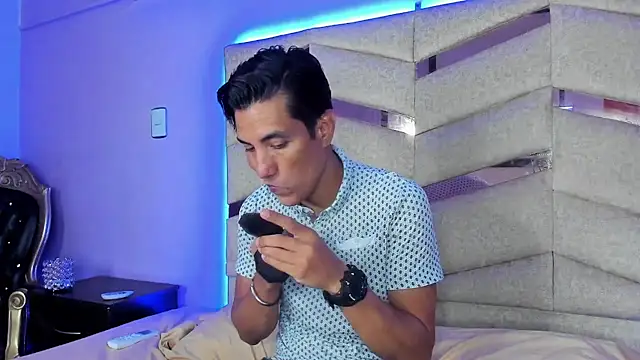 Snapshot of EdwardVlad chatting on December 28, 2024, 7:43 pm EdwardVlad online show from December 28, 2024, 7:43 pm