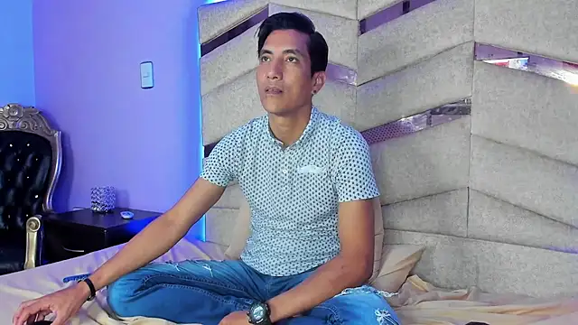 Snapshot of EdwardVlad chatting on December 28, 2024, 10:44 pm EdwardVlad online show from December 28, 2024, 10:44 pm