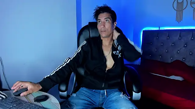 Snapshot of EdwardVlad chatting on December 29, 2024, 3:35 pm EdwardVlad online show from December 29, 2024, 3:35 pm