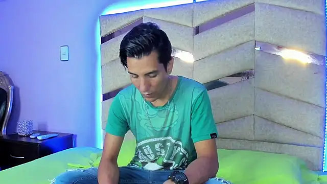 Snapshot of EdwardVlad chatting on January 3, 2025, 7:18 pm EdwardVlad online show from January 3, 2025, 7:18 pm