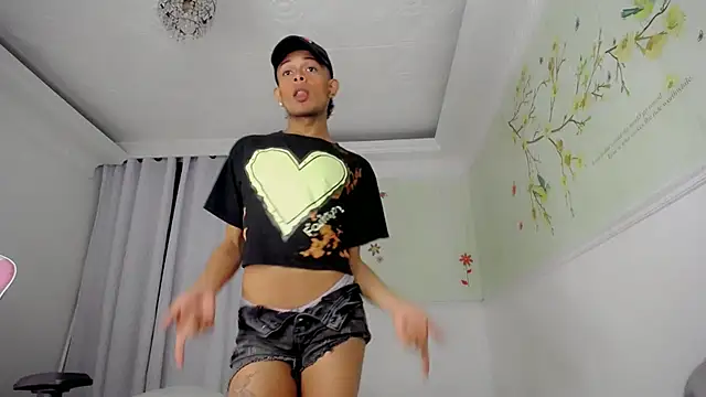 rose Skinny  online show from December 19, 2025, 1:23 am