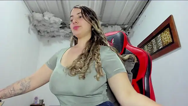 Snapshot of Lauu_G chatting on December 22, 2025, 4:31 am Lauu G online show from December 22, 2025, 4:31 am