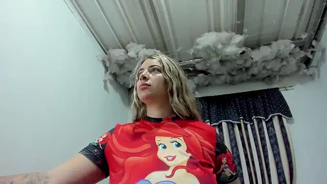 Snapshot of Lauu_G chatting on March 4, 2026, 10:32 am Lauu G online show from March 4, 2026, 10:32 am