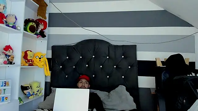  tatho perovich  online show from December 6, 2024, 4:36 am