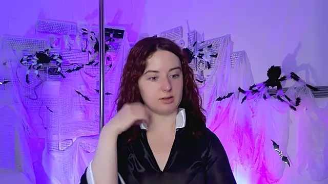 AnnTerry  online show from October 21, 2025, 8:37 am