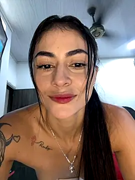 emilie xx  online show from September 29, 2025, 2:44 pm