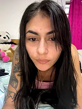 emilie xx  online show from October 1, 2025, 8:04 pm