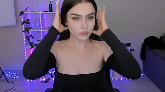 Snapshot of Melanie_N chatting on December 3, 2024, 2:27 pm Melanie N online show from December 3, 2024, 2:27 pm