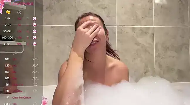 Snapshot of MelodyRoseUk chatting on December 5, 2024, 9:06 pm MelodyRoseUk online show from December 5, 2024, 9:06 pm