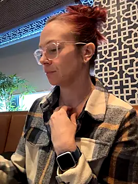 Snapshot of MelodyRoseUk chatting on November 18, 2025, 9:58 am MelodyRoseUk online show from November 18, 2025, 9:58 am