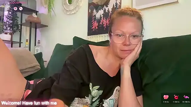 MelodyRoseUk online show from May 27, 2026, 8:11 am