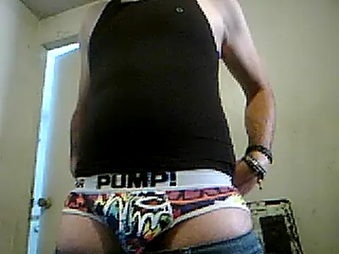 Snapshot of frank32love chatting on February 10, 2025, 3:10 pm frank32love online show from February 10, 2025, 3:10 pm