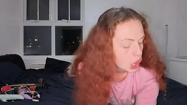 ENGLISHEMILY 69 online show from April 3, 2026, 9:46 pm