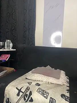 chiquimaturesexy online show from March 2, 2026, 9:43 pm