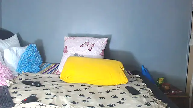 KinkyTall85 online show from September 19, 2025, 10:32 pm