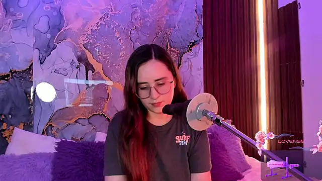 centaurigirl online show from November 25, 2025, 3:39 am