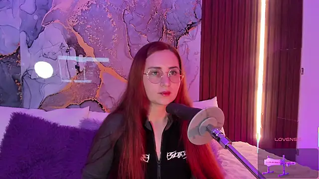 centaurigirl online show from January 9, 2026, 4:15 am