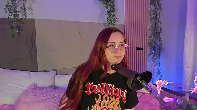 centaurigirl online show from February 22, 2026, 5:30 am