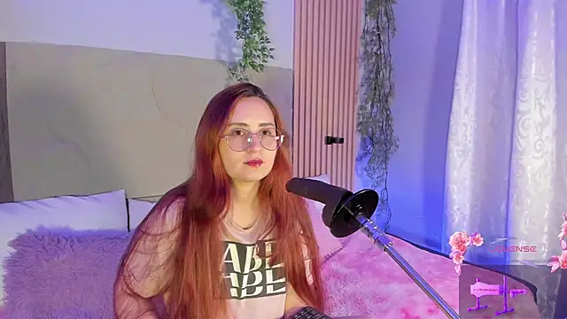 centaurigirl online show from March 4, 2026, 3:56 am