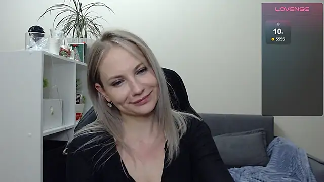 Snapshot of Sunny_bunny6 chatting on January 28, 2025, 10:01 pm Sunny bunny6 online show from January 28, 2025, 10:01 pm