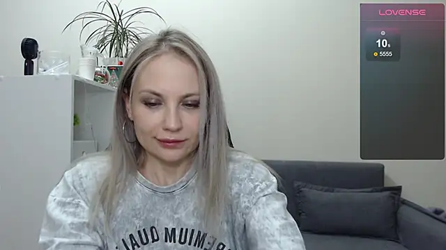 Snapshot of Sunny_bunny6 chatting on February 7, 2025, 11:13 pm Sunny bunny6 online show from February 7, 2025, 11:13 pm