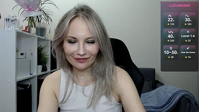 Snapshot of Sunny_bunny6 chatting on March 12, 2025, 9:02 am Sunny bunny6 online show from March 12, 2025, 9:02 am