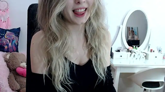  sweettreat online show from March 14, 2025, 2:10 am