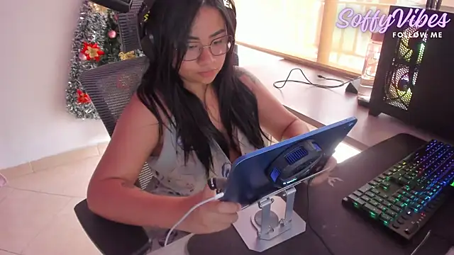 Snapshot of soffyvibes- chatting on December 28, 2024, 8:25 pm soffyvibes- online show from December 28, 2024, 8:25 pm