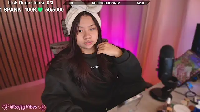 Snapshot of soffyvibes- chatting on November 20, 2025, 9:47 pm soffyvibes- online show from November 20, 2025, 9:47 pm