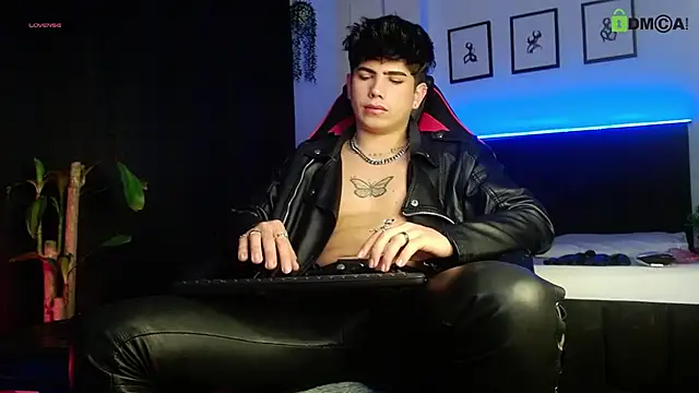 LyleBennett  online show from May 23, 2026, 7:51 pm