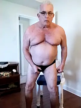 Snapshot of Shoreguy69 chatting on March 4, 2026, 12:44 pm Shoreguy69 online show from March 4, 2026, 12:44 pm