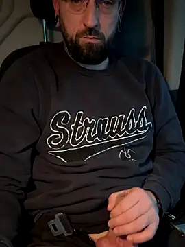 Snapshot of _Haptic_ chatting on December 5, 2025, 6:44 am Haptic online show from December 5, 2025, 6:44 am