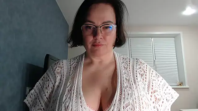 Nora Star online show from October 31, 2025, 6:31 pm