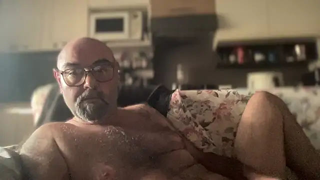 Snapshot of MM7026 chatting on May 28, 2026, 4:15 pm MM7026 online show from May 28, 2026, 4:15 pm