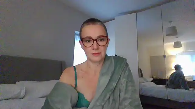 ELEGANT-ARIA36 online show from January 7, 2025, 3:23 pm