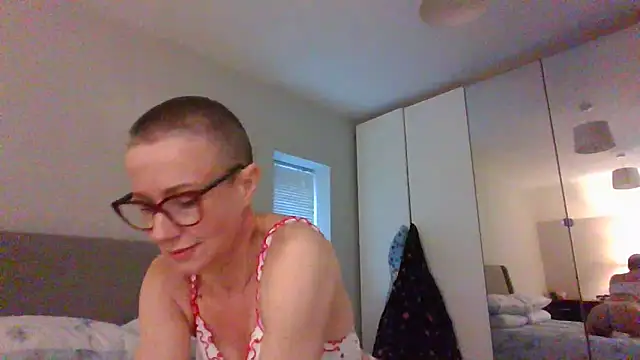 ELEGANT-ARIA36 online show from February 9, 2025, 3:45 pm