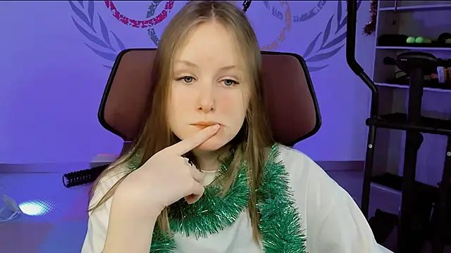 VivienLeeigh online show from December 31, 2024, 5:11 am