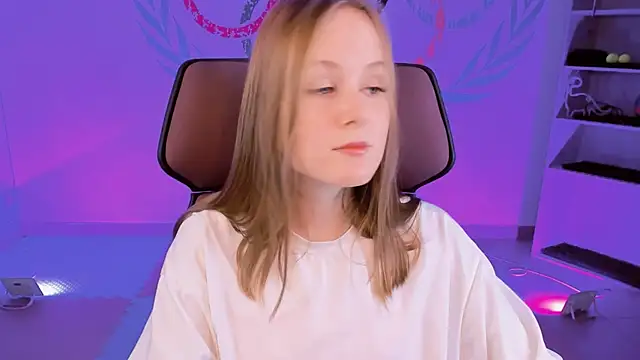 VivienLeeigh online show from January 9, 2025, 1:13 pm