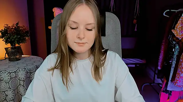 VivienLeeigh online show from January 10, 2025, 1:09 pm