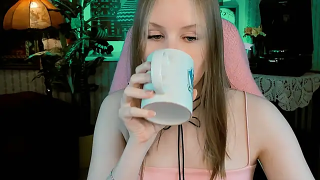 VivienLeeigh online show from January 26, 2025, 6:27 pm