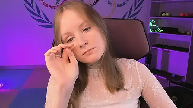 VivienLeeigh online show from February 6, 2025, 4:14 pm