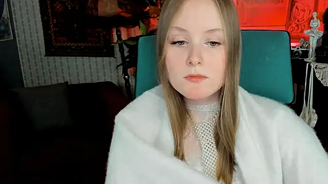 VivienLeeigh online show from February 9, 2025, 4:40 pm