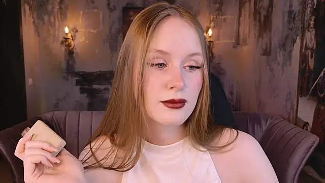 VivienLeeigh online show from November 21, 2025, 1:10 pm