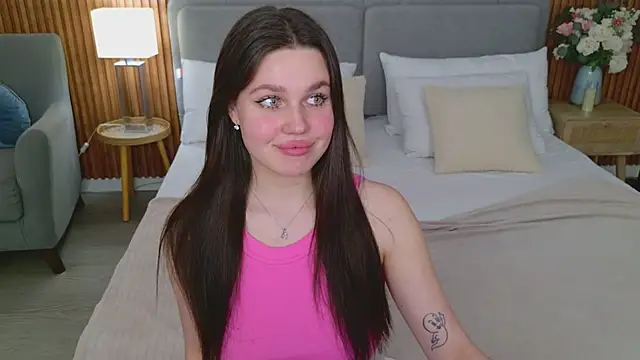 Snapshot of RihannaRose chatting on March 22, 2025, 9:31 pm RihannaRose online show from March 22, 2025, 9:31 pm