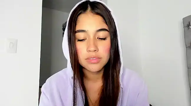 Snapshot of AriaMontgomery chatting on December 12, 2024, 6:36 am AriaMontgomery online show from December 12, 2024, 6:36 am