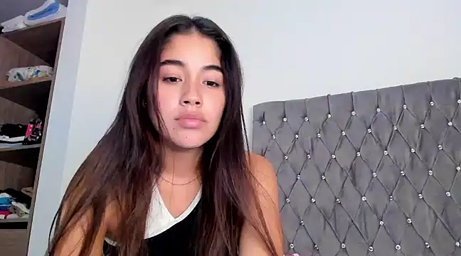 Snapshot of AriaMontgomery chatting on December 17, 2024, 5:40 am AriaMontgomery online show from December 17, 2024, 5:40 am